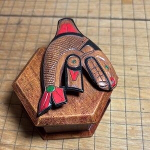 Artie George Artist Signed Killer Whale Hand Carved Wood Box 2.5”x3” Hinged Lid
